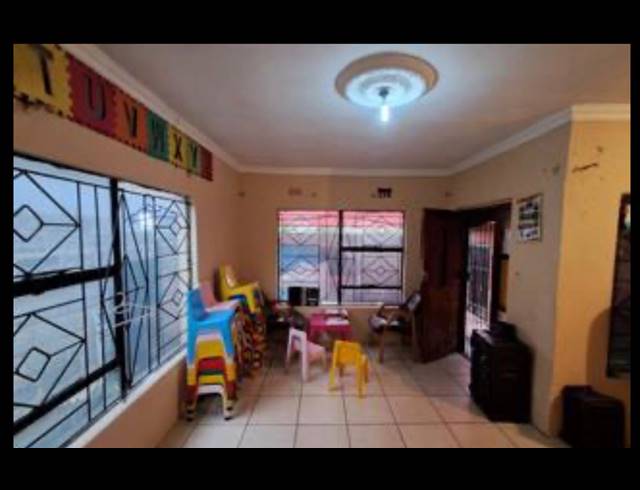 3 BEDROOM FREESTANDING FOR SALE IN IVORY PARK